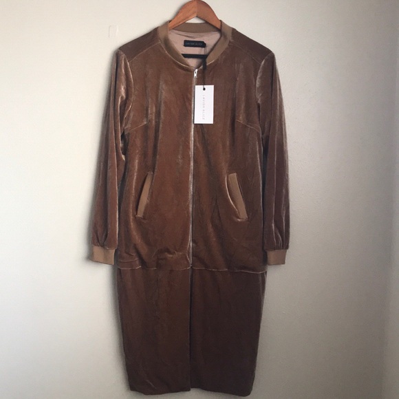 Flash Sale ⚡Lavish Alice Velvet Full Bomber Jckt - Picture 6 of 6